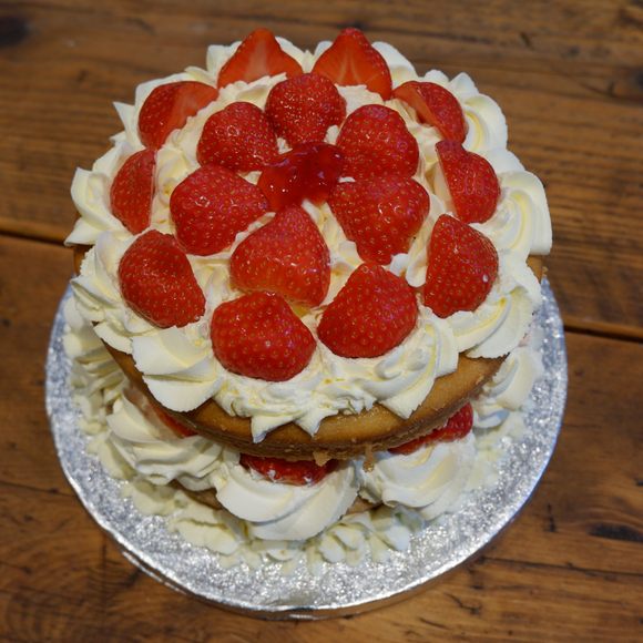 A small Lancashire courting cake