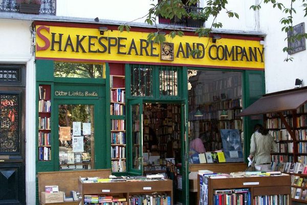 Shakespeare And Company bookshop situated at 37 rue de la Bûcherie, in the 5th arrondissement. 