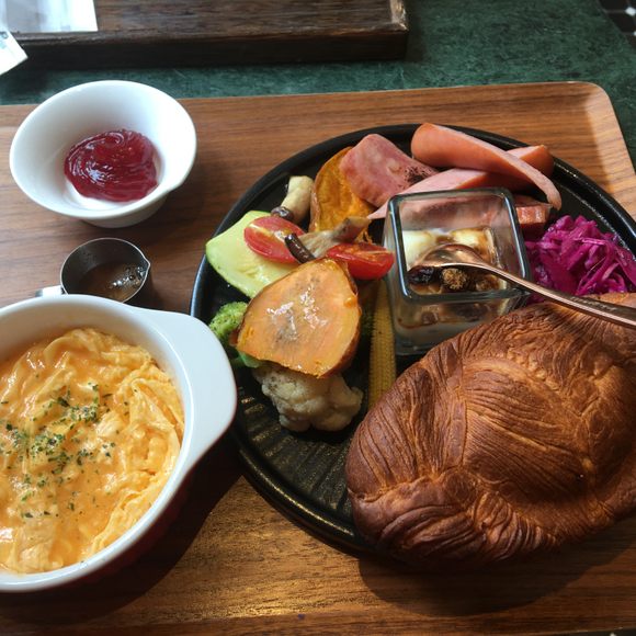 The Gold Ingot breakfast set boasts a roll shaped like a gold ingot.